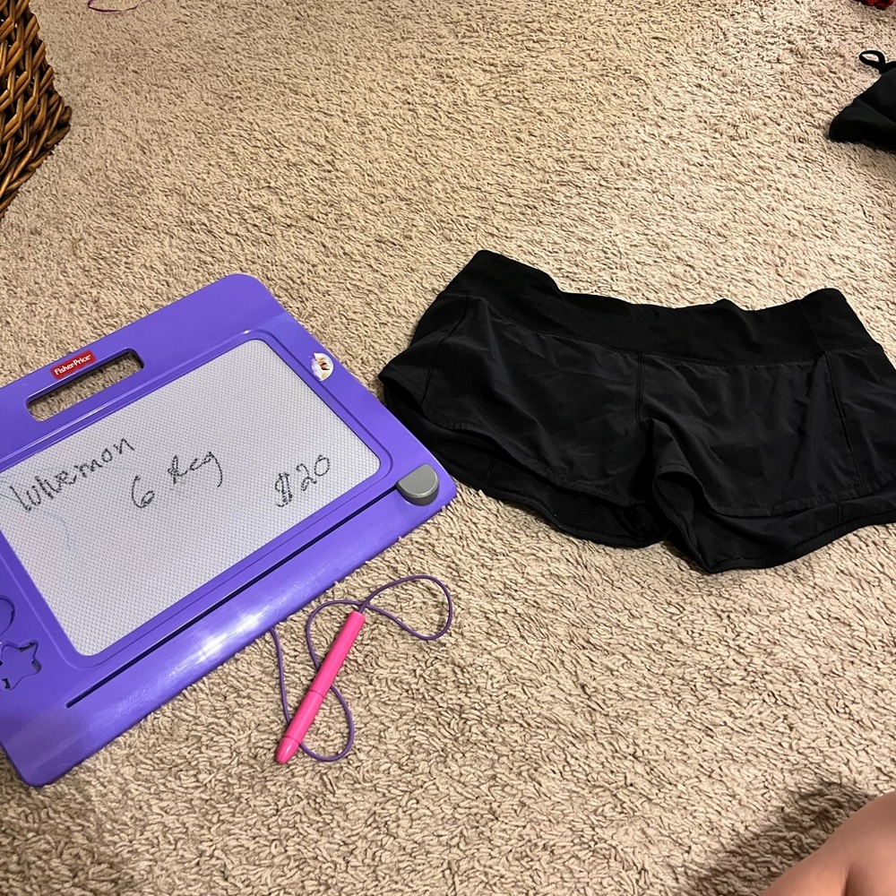 Black lululemon